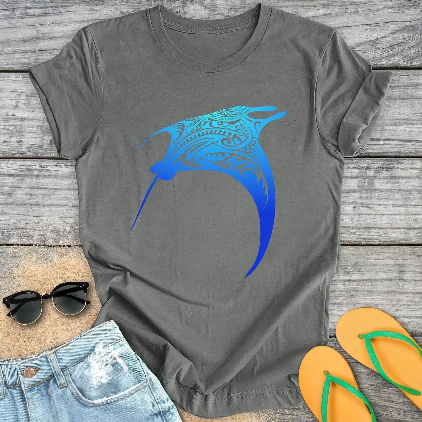 Tribal Gliding Manta Ray